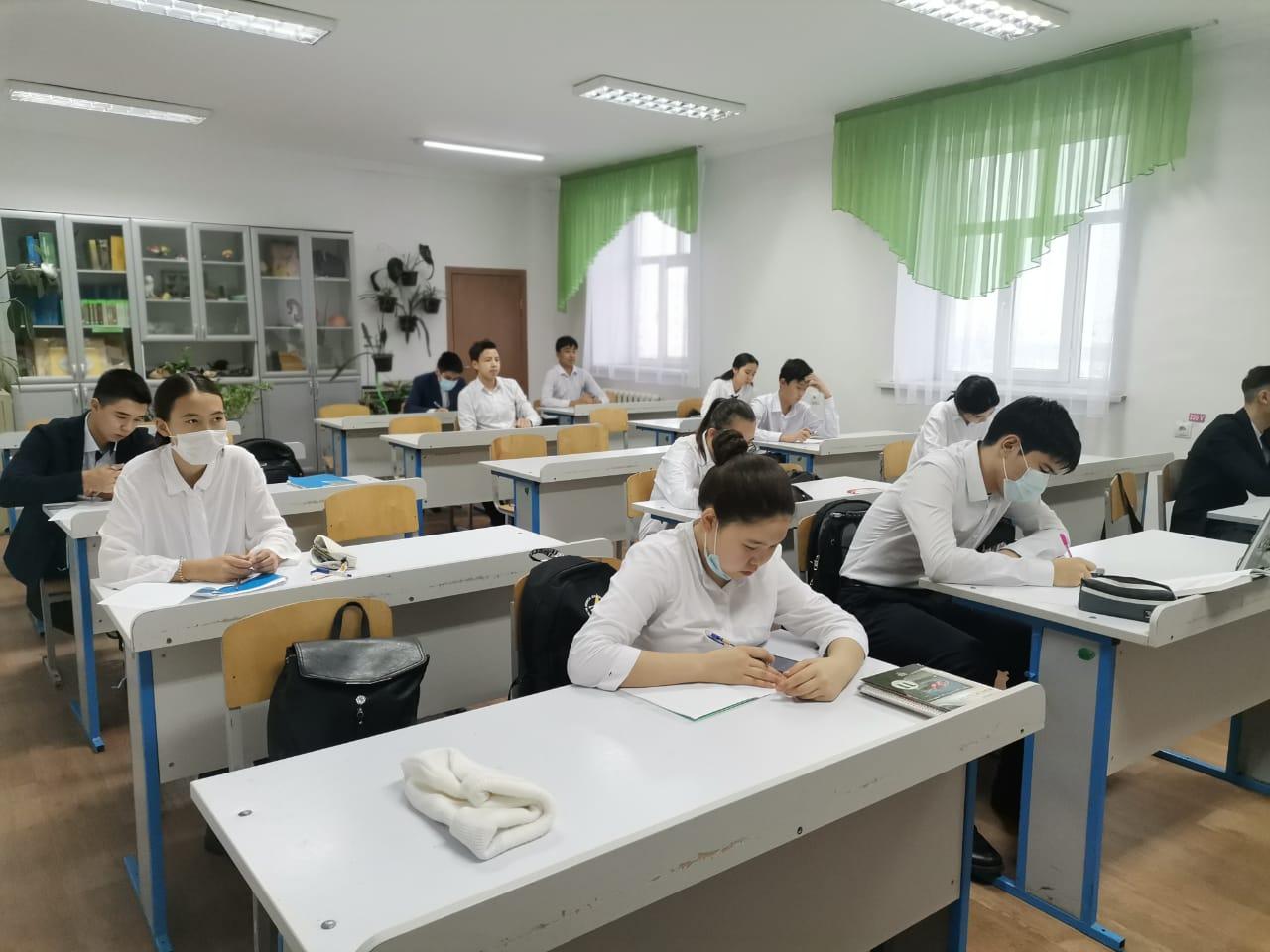 19.11 күні  әдістемелік кабинеттің жұмыс  жоспарына сайкес 8-11 сыныптар арасынада мектепішілік пән олимпиадасы ұйымдастырылды.